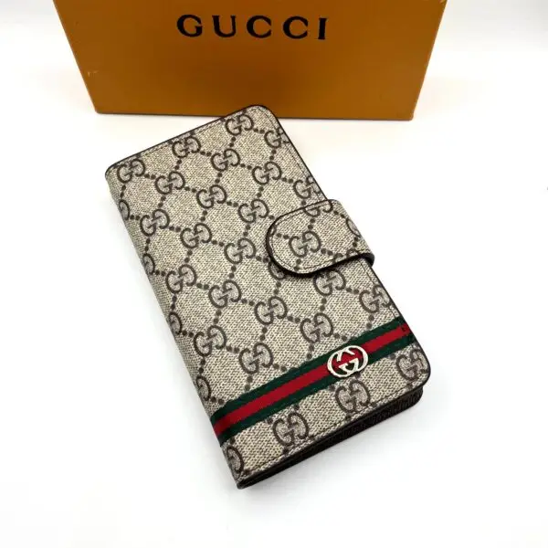 Imported Gucci Wallet For Men Credit, debit and visiting card pockets